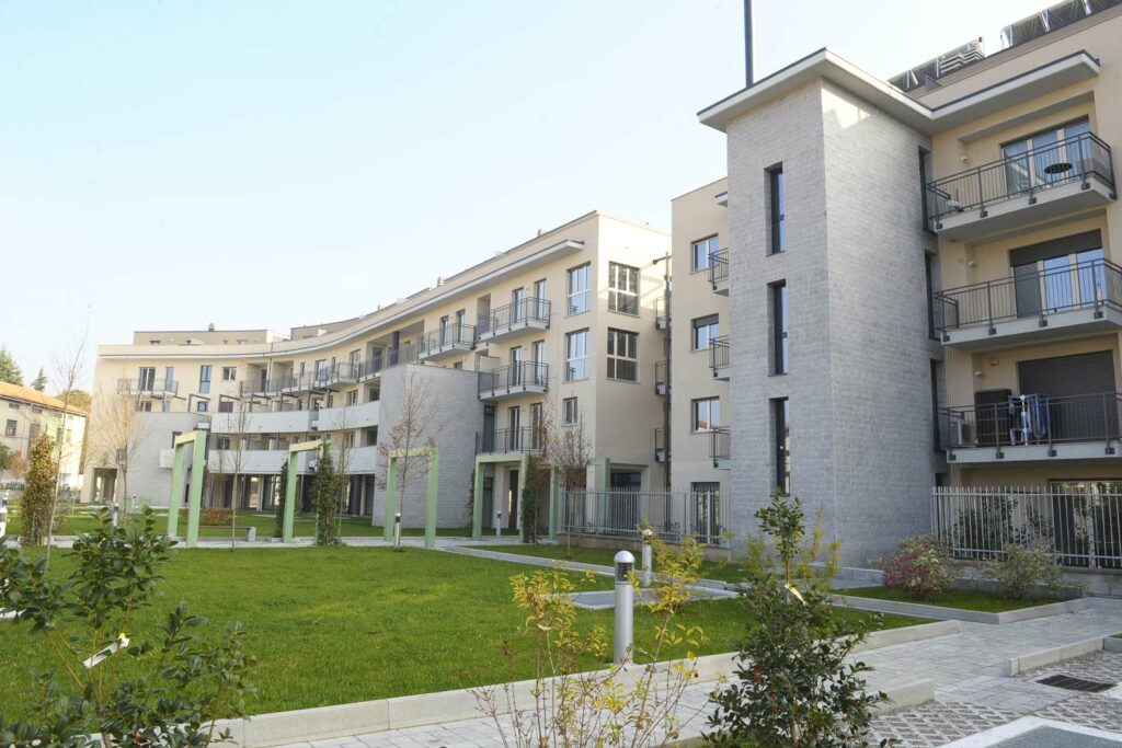 Carugo, Viale Brianza — foto 1