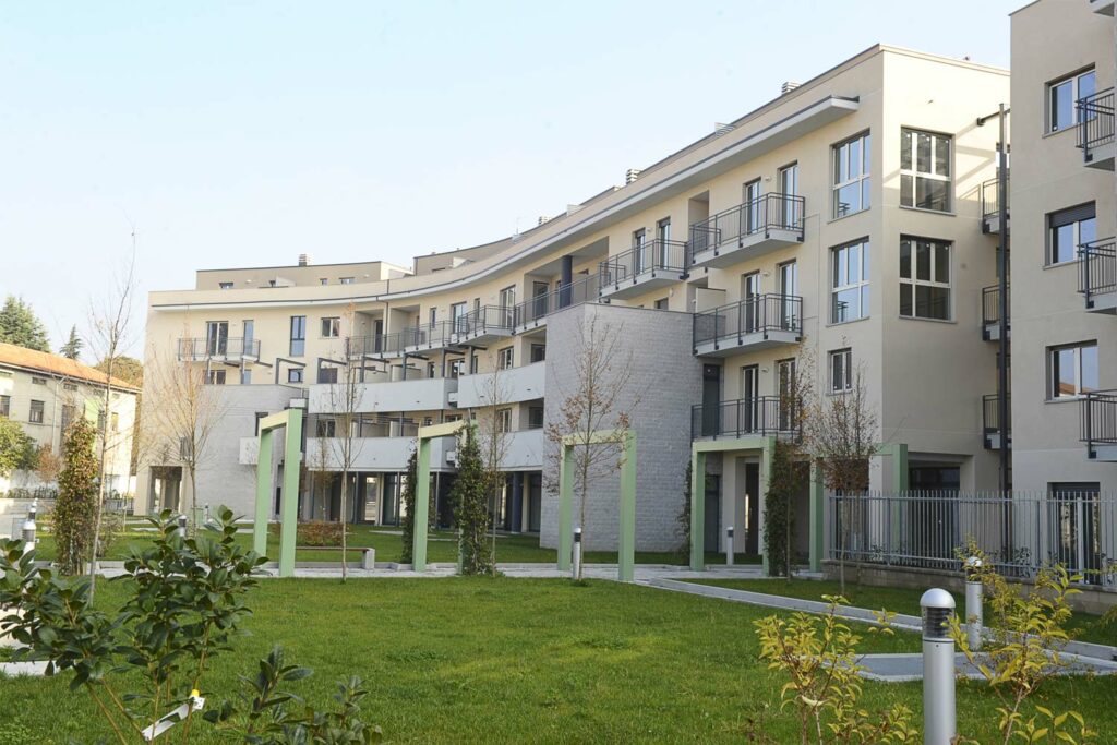 Carugo, Viale Brianza — foto 3